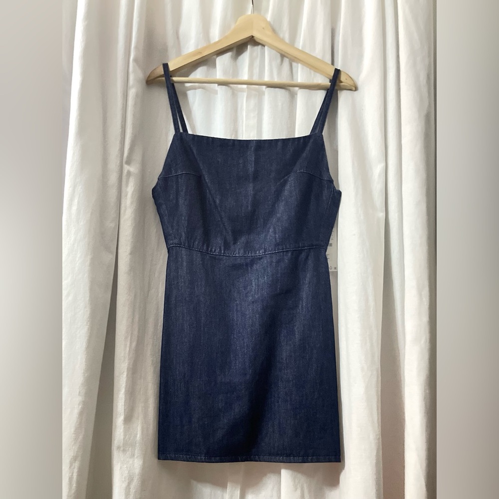 💧ZARA SHORT DENIM TRF DRESS💧
NAVY BLUE!